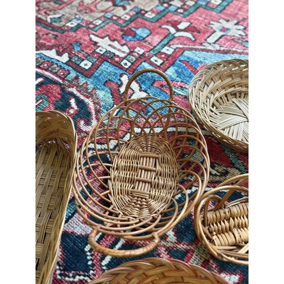 Set of 5 Vintage Baskets | Wicker Baskets | Wall Decor | Cottage Wall Basket - Picture 4 of 6